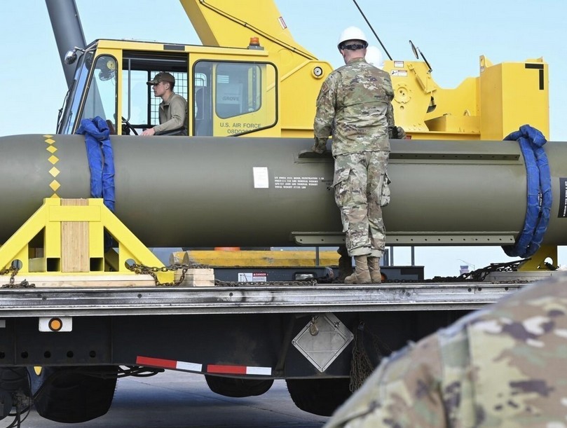 মাটির ৪৩ ফুট গভীরে ‘বাংকার বাস্টার’ বোমা নিষ্ক্রিয় করল ইরান